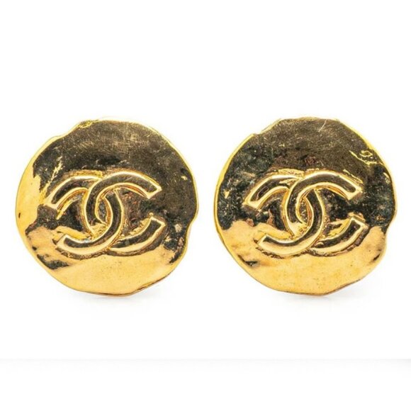 CHANEL CC Logos Round Clip-On Earrings Gold Tone 93P Auth w/Box #3311 - Picture 1 of 4